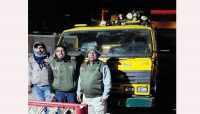 কুলাউড়ায় ট্রাকসহ আড়াই লক্ষ টাকার আগর কাঠ জব্দ